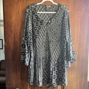 Catherines Black and White Patterned Top